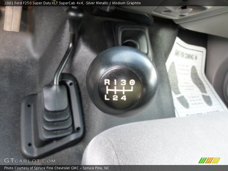 Silver Metallic / Medium Graphite 2001 Ford F250 Super Duty XLT SuperCab 4x4