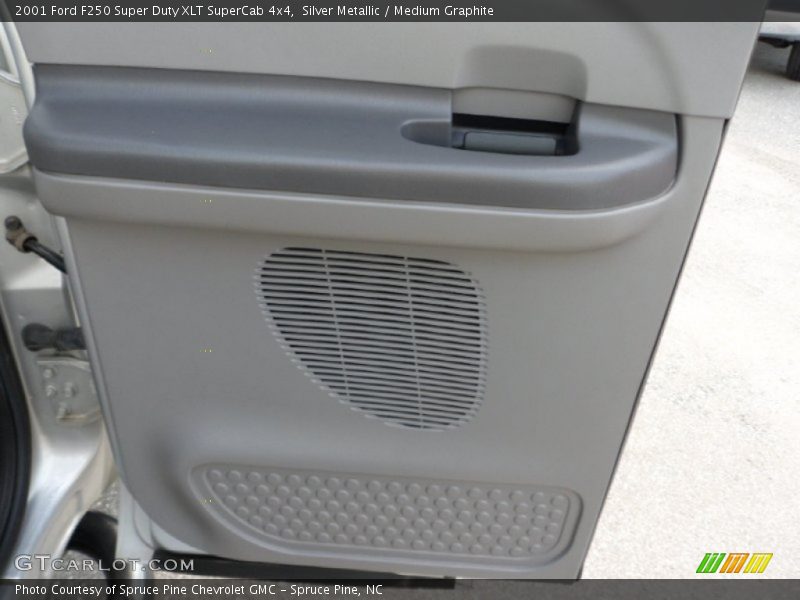 Silver Metallic / Medium Graphite 2001 Ford F250 Super Duty XLT SuperCab 4x4