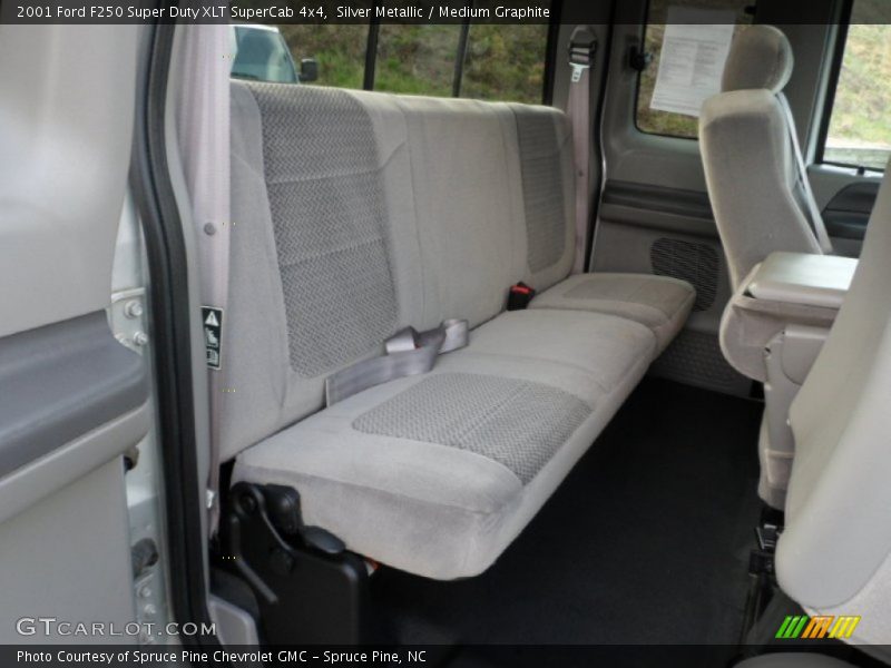 Silver Metallic / Medium Graphite 2001 Ford F250 Super Duty XLT SuperCab 4x4