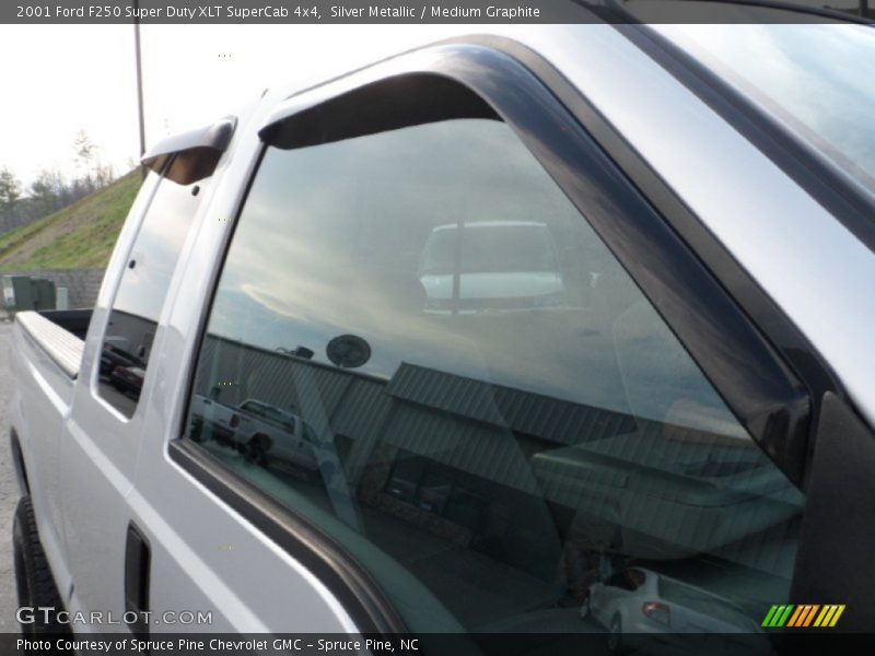 Silver Metallic / Medium Graphite 2001 Ford F250 Super Duty XLT SuperCab 4x4