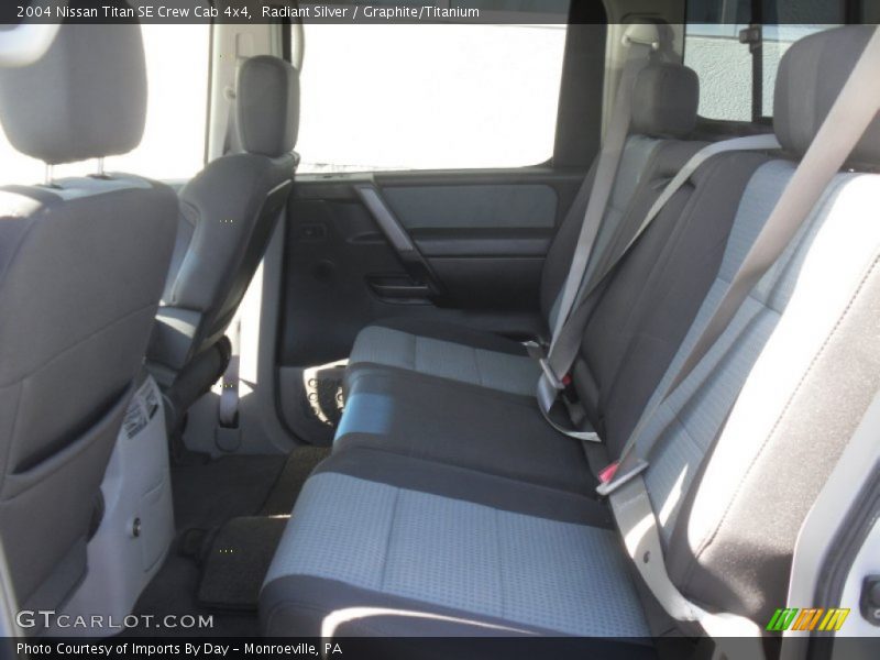Radiant Silver / Graphite/Titanium 2004 Nissan Titan SE Crew Cab 4x4