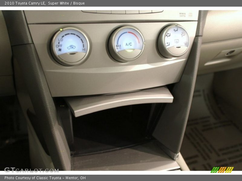 Super White / Bisque 2010 Toyota Camry LE