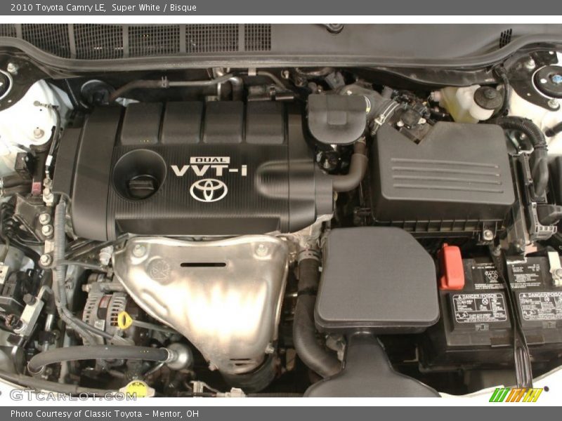 Super White / Bisque 2010 Toyota Camry LE
