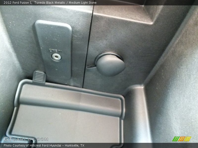 Tuxedo Black Metallic / Medium Light Stone 2012 Ford Fusion S