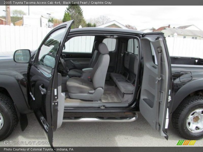 Black Sand Pearl / Graphite Gray 2005 Toyota Tacoma Access Cab 4x4