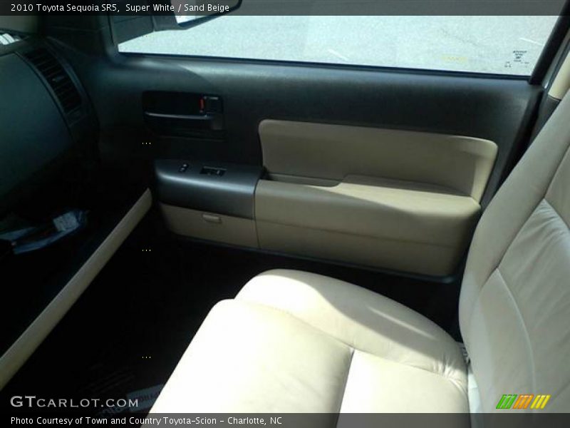 Super White / Sand Beige 2010 Toyota Sequoia SR5