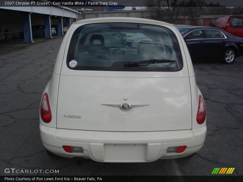 Cool Vanilla White / Pastel Slate Gray 2007 Chrysler PT Cruiser