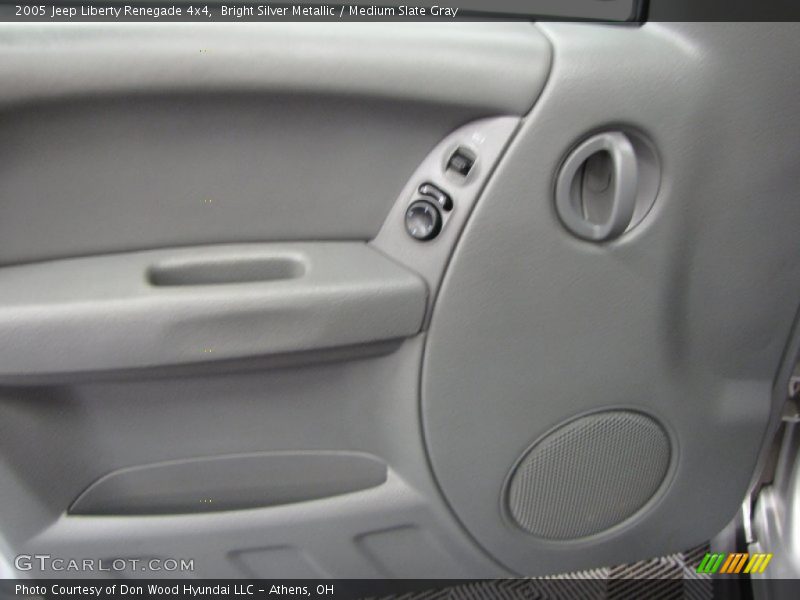 Bright Silver Metallic / Medium Slate Gray 2005 Jeep Liberty Renegade 4x4