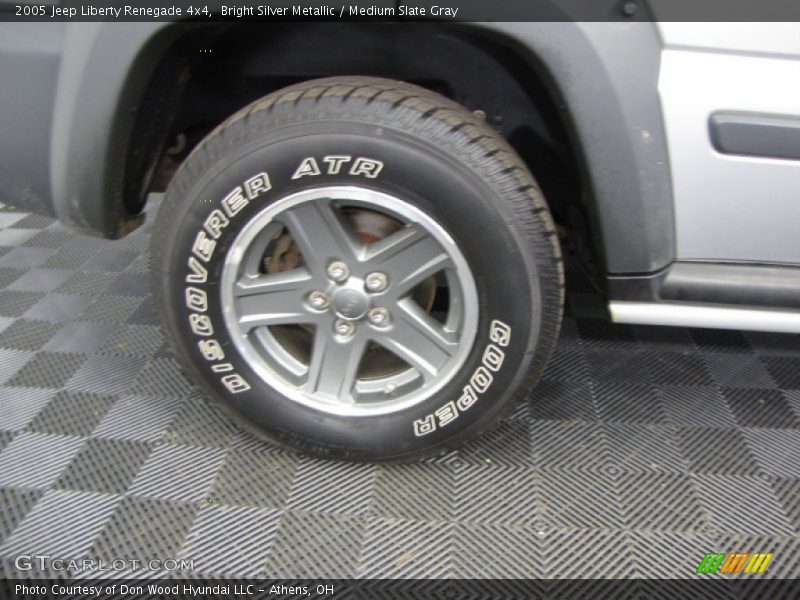 Bright Silver Metallic / Medium Slate Gray 2005 Jeep Liberty Renegade 4x4