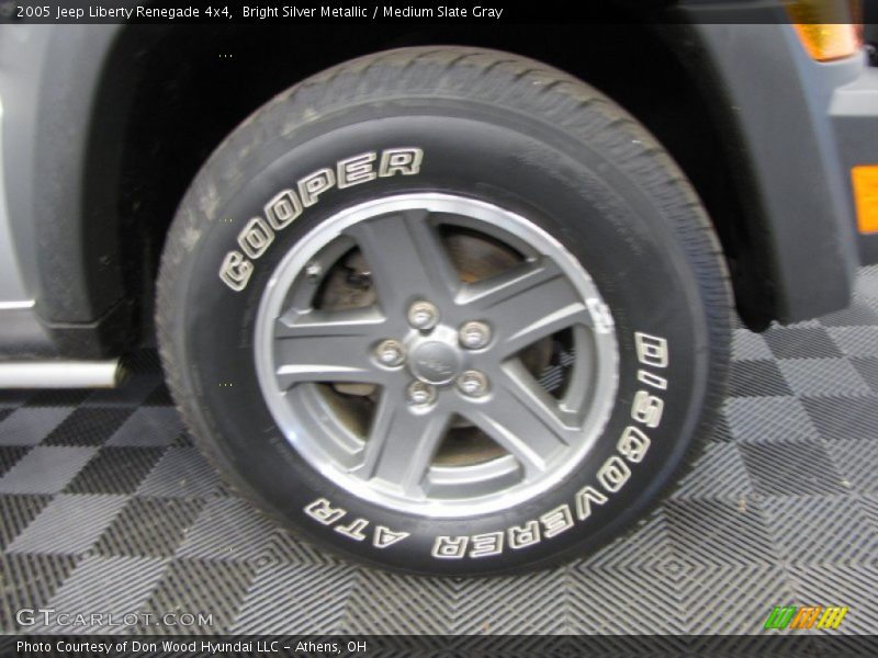 Bright Silver Metallic / Medium Slate Gray 2005 Jeep Liberty Renegade 4x4