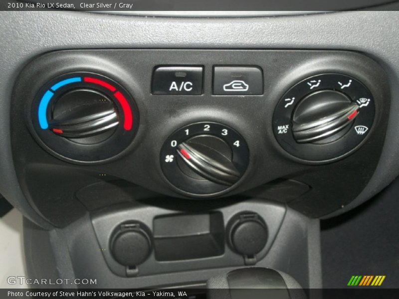 Controls of 2010 Rio LX Sedan
