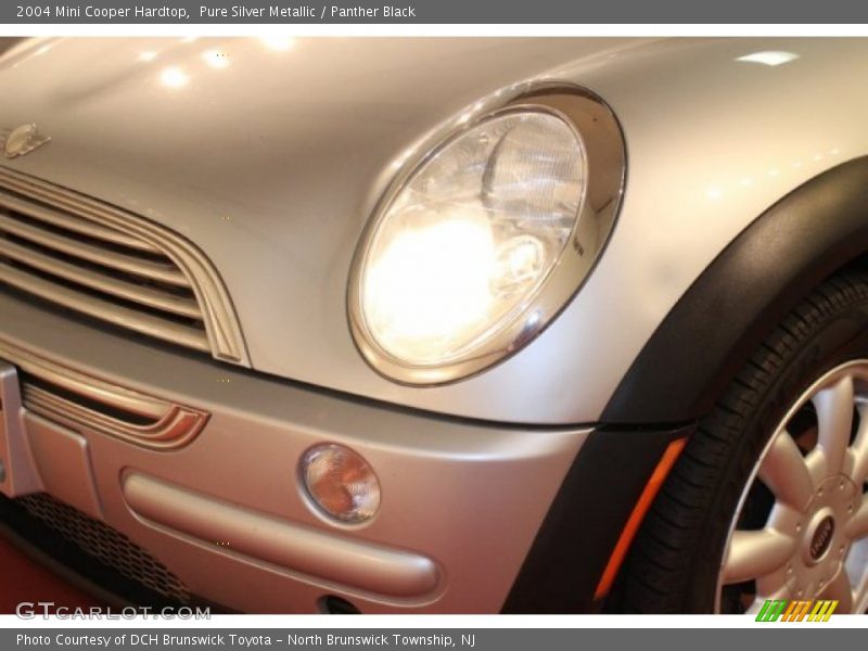 Pure Silver Metallic / Panther Black 2004 Mini Cooper Hardtop