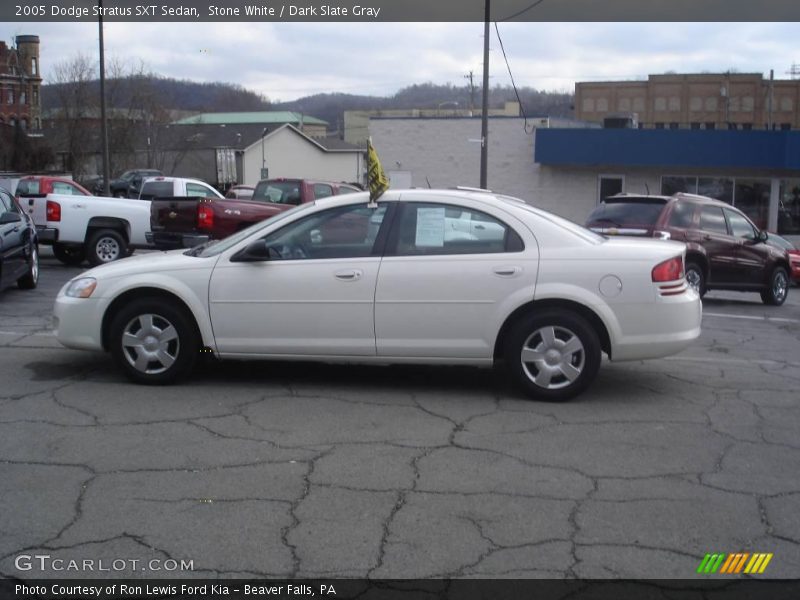 Stone White / Dark Slate Gray 2005 Dodge Stratus SXT Sedan