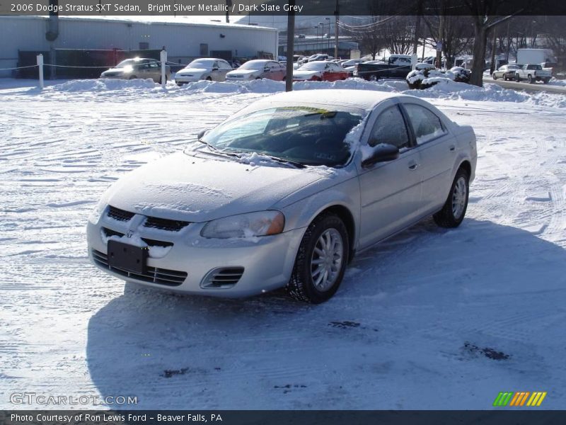 Bright Silver Metallic / Dark Slate Grey 2006 Dodge Stratus SXT Sedan