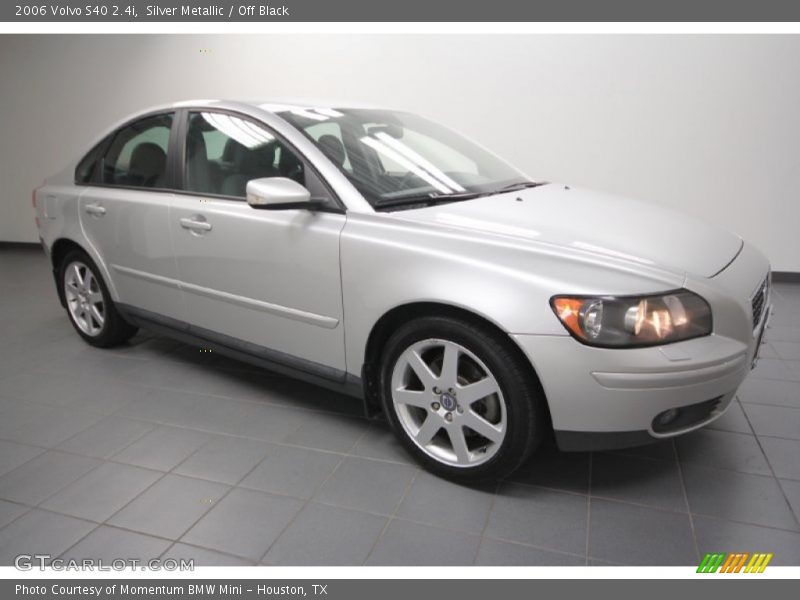 Silver Metallic / Off Black 2006 Volvo S40 2.4i