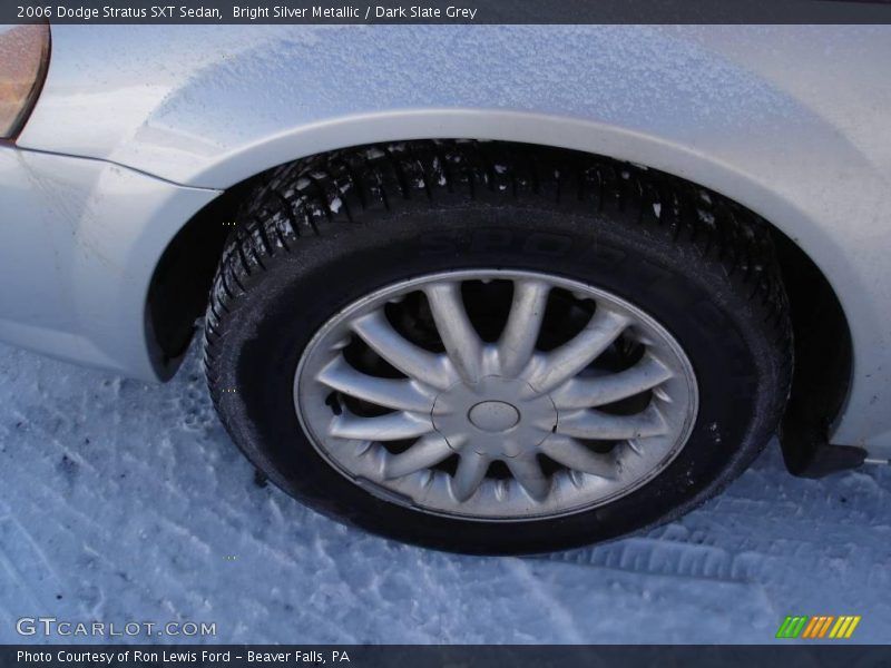 Bright Silver Metallic / Dark Slate Grey 2006 Dodge Stratus SXT Sedan