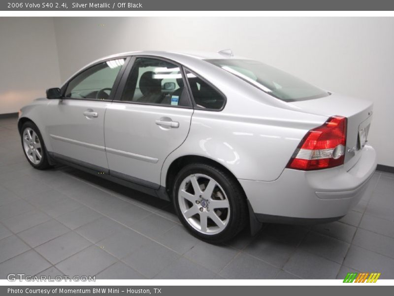 Silver Metallic / Off Black 2006 Volvo S40 2.4i