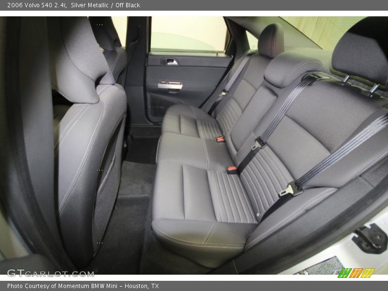 Silver Metallic / Off Black 2006 Volvo S40 2.4i