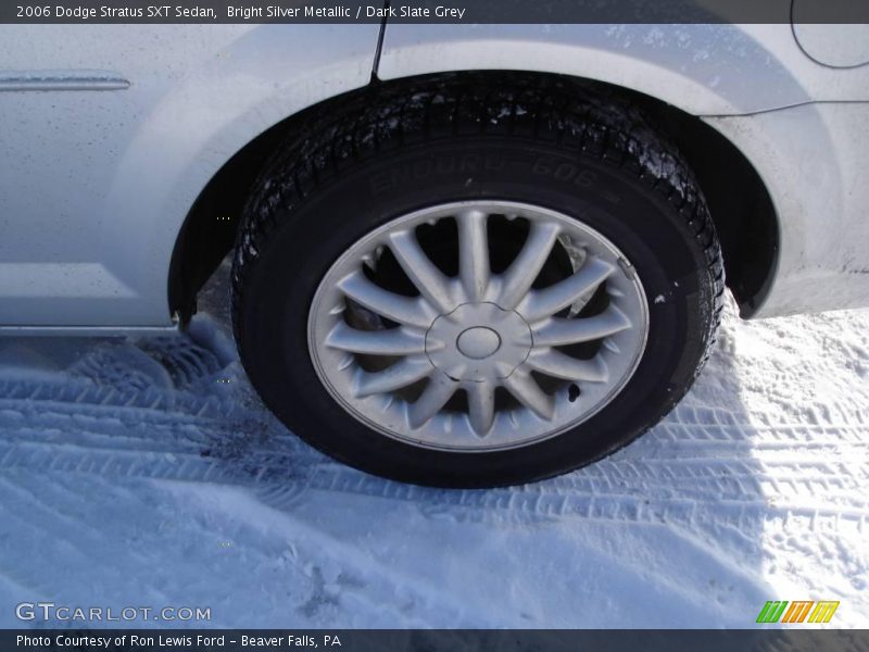 Bright Silver Metallic / Dark Slate Grey 2006 Dodge Stratus SXT Sedan