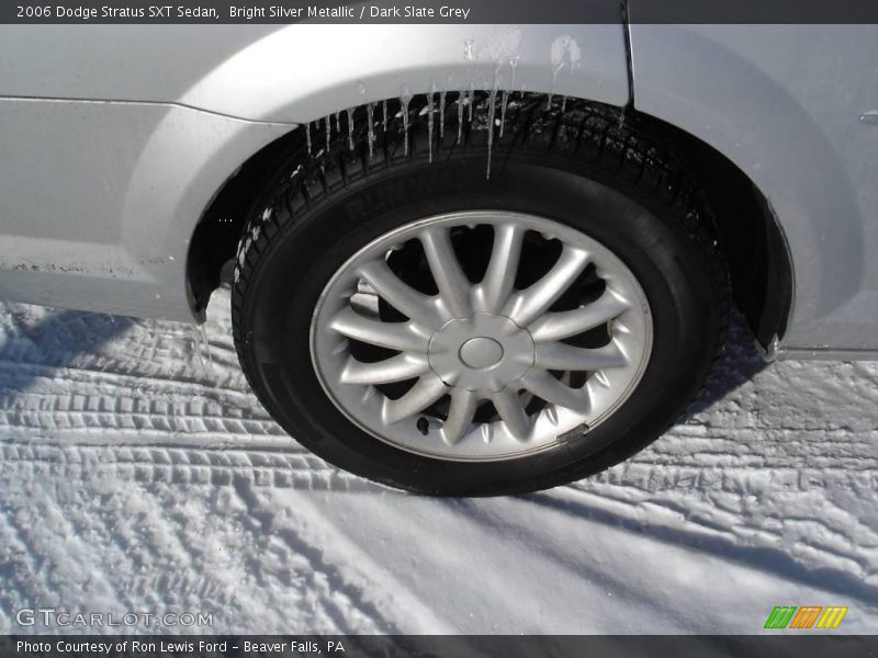 Bright Silver Metallic / Dark Slate Grey 2006 Dodge Stratus SXT Sedan