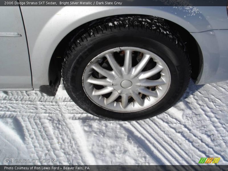 Bright Silver Metallic / Dark Slate Grey 2006 Dodge Stratus SXT Sedan