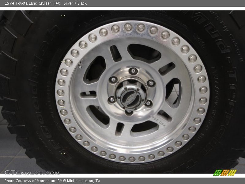 Custom Wheels of 1974 Land Cruiser FJ40