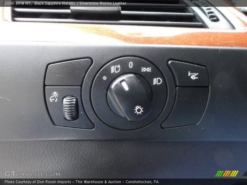 Black Sapphire Metallic / Silverstone Merino Leather 2006 BMW M5