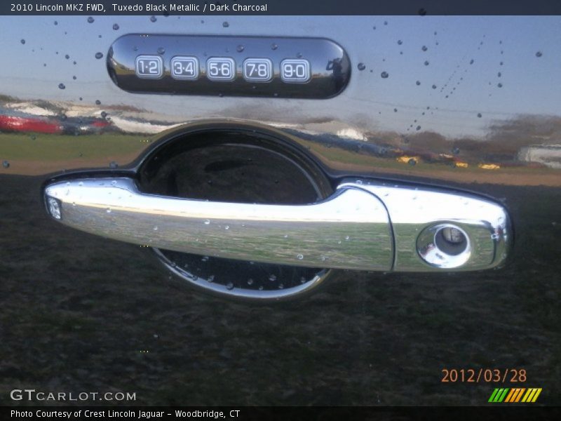 Tuxedo Black Metallic / Dark Charcoal 2010 Lincoln MKZ FWD