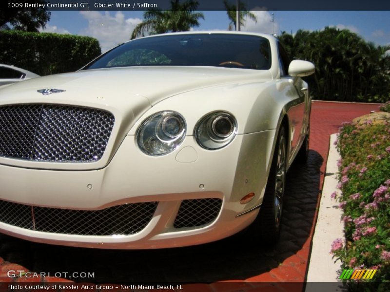 Glacier White / Saffron 2009 Bentley Continental GT