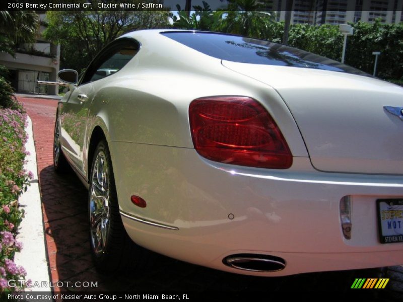 Glacier White / Saffron 2009 Bentley Continental GT