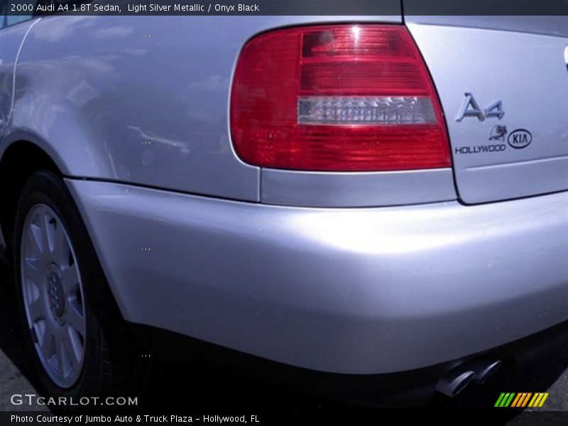 Light Silver Metallic / Onyx Black 2000 Audi A4 1.8T Sedan