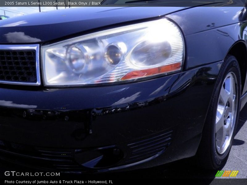 Black Onyx / Black 2005 Saturn L Series L300 Sedan