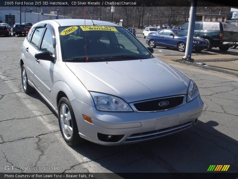 CD Silver Metallic / Charcoal/Charcoal 2005 Ford Focus ZX5 SES Hatchback