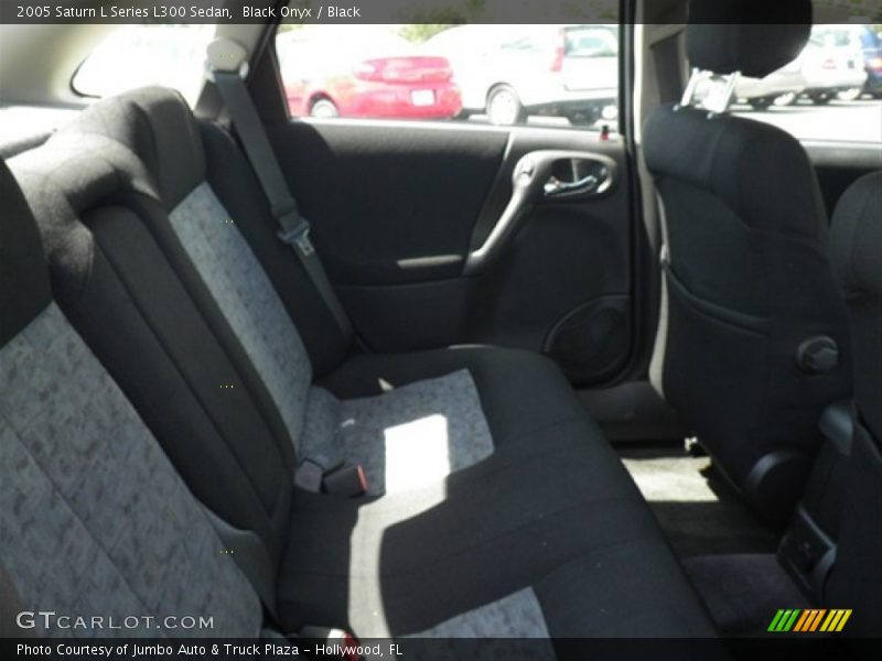 Black Onyx / Black 2005 Saturn L Series L300 Sedan