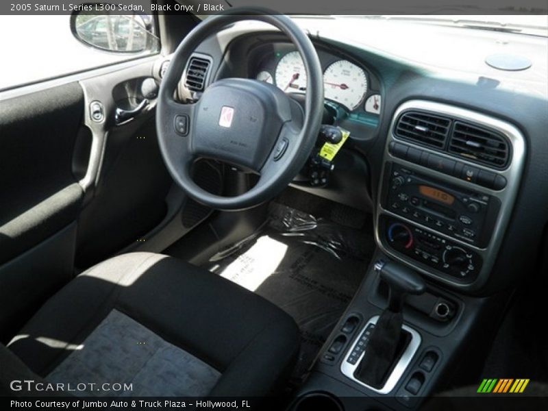 Black Onyx / Black 2005 Saturn L Series L300 Sedan