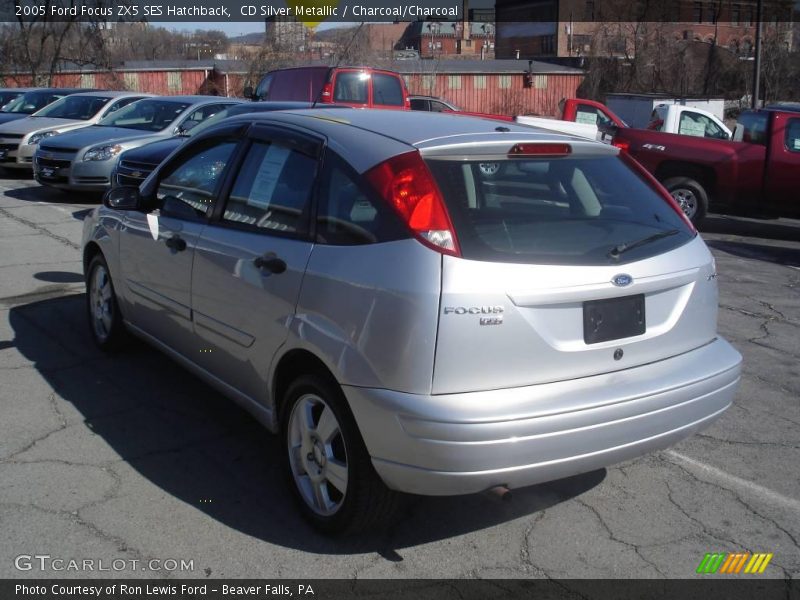 CD Silver Metallic / Charcoal/Charcoal 2005 Ford Focus ZX5 SES Hatchback