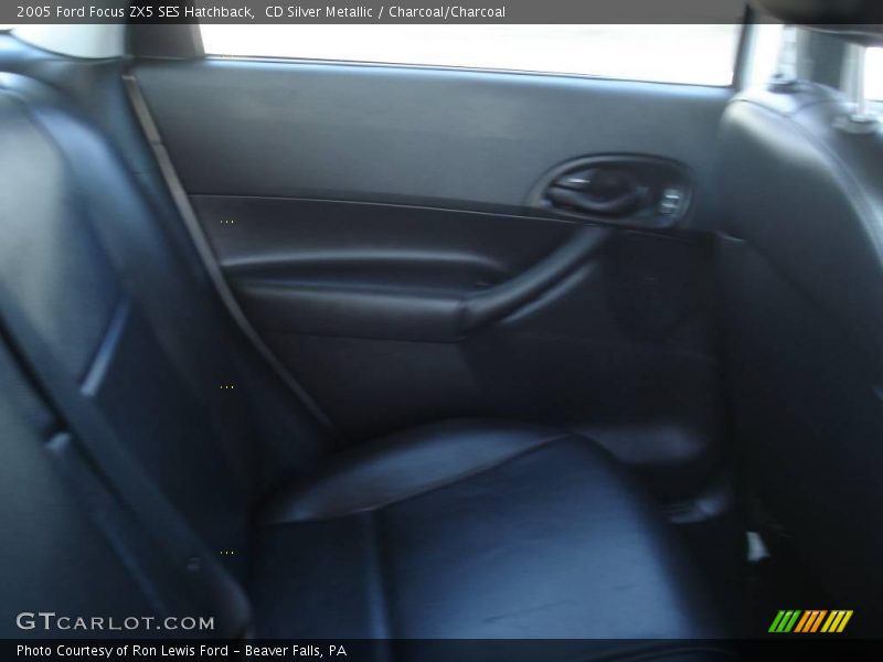 CD Silver Metallic / Charcoal/Charcoal 2005 Ford Focus ZX5 SES Hatchback
