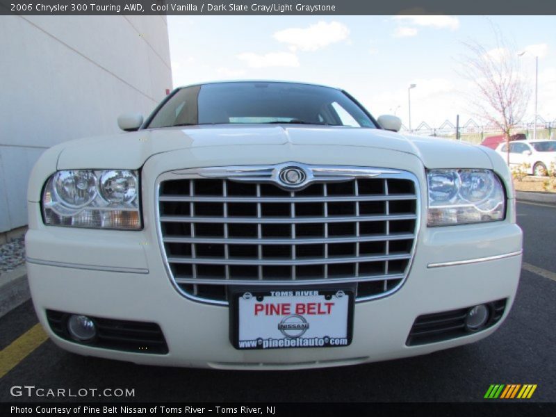 Cool Vanilla / Dark Slate Gray/Light Graystone 2006 Chrysler 300 Touring AWD