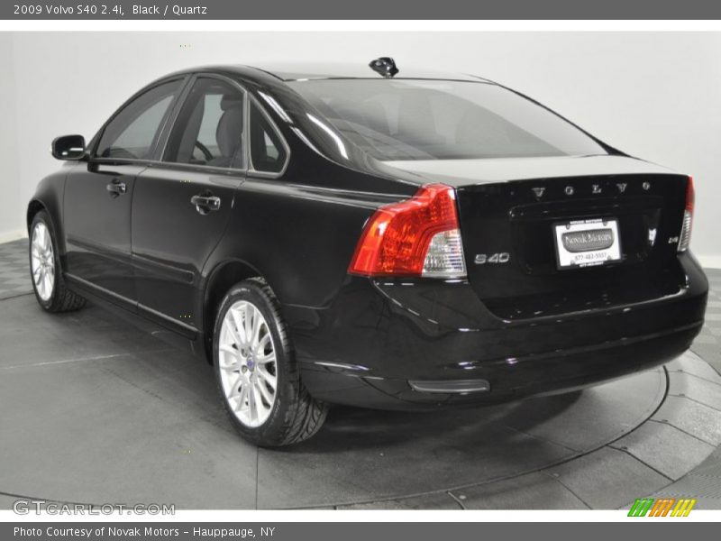 Black / Quartz 2009 Volvo S40 2.4i