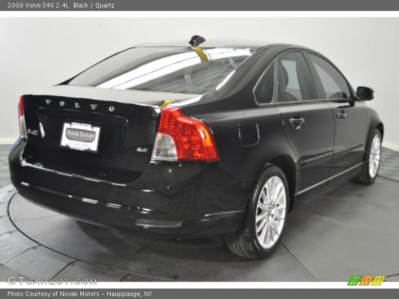 Black / Quartz 2009 Volvo S40 2.4i