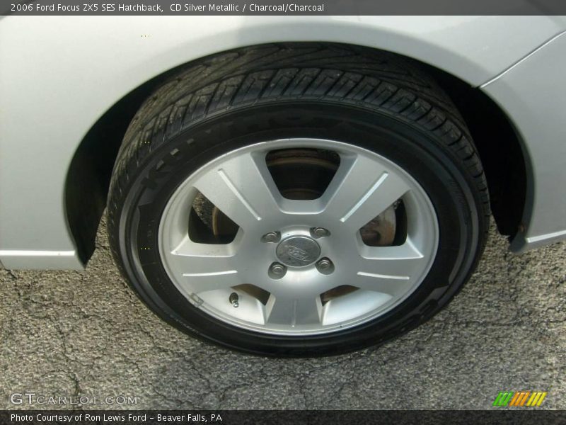 CD Silver Metallic / Charcoal/Charcoal 2006 Ford Focus ZX5 SES Hatchback