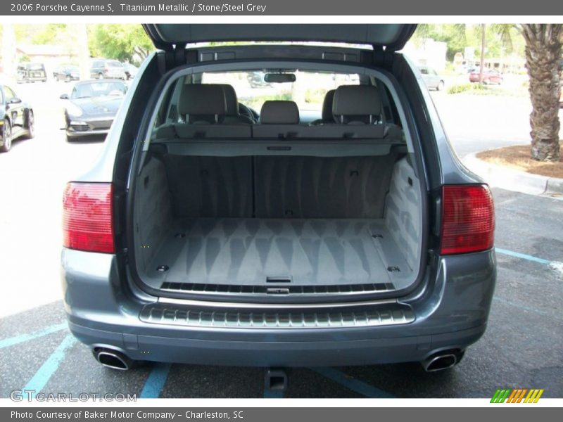  2006 Cayenne S Trunk