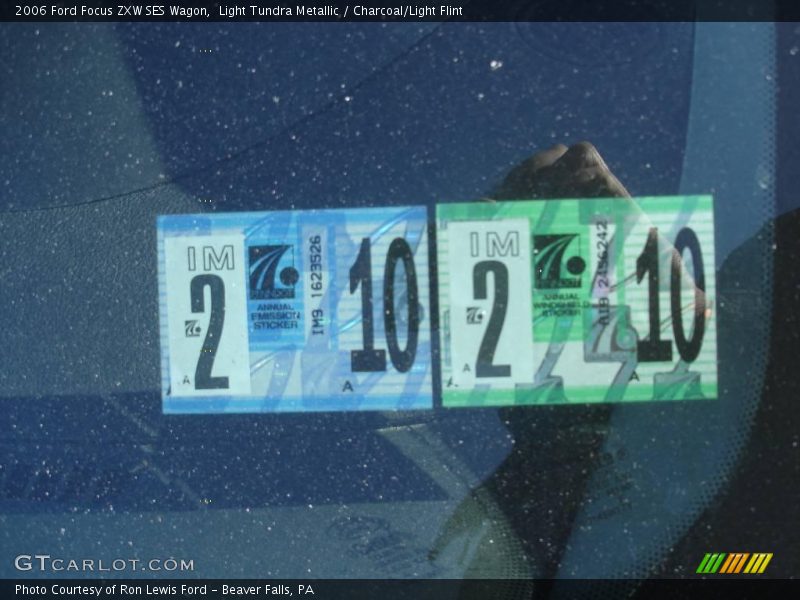 Light Tundra Metallic / Charcoal/Light Flint 2006 Ford Focus ZXW SES Wagon