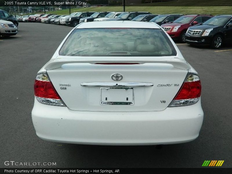 Super White / Gray 2005 Toyota Camry XLE V6