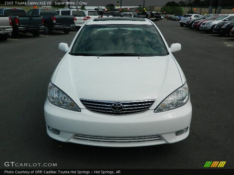 Super White / Gray 2005 Toyota Camry XLE V6