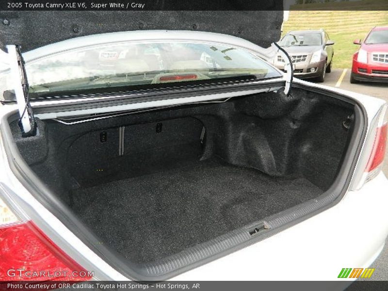 Super White / Gray 2005 Toyota Camry XLE V6