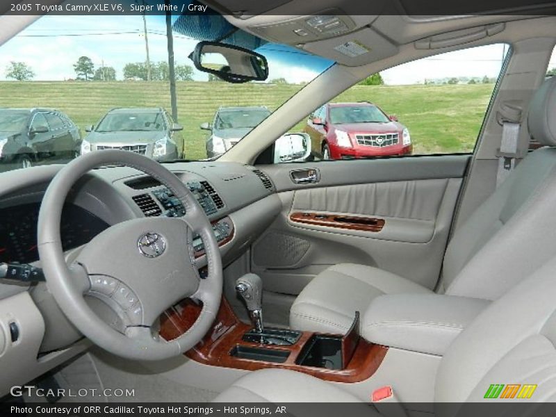 Super White / Gray 2005 Toyota Camry XLE V6
