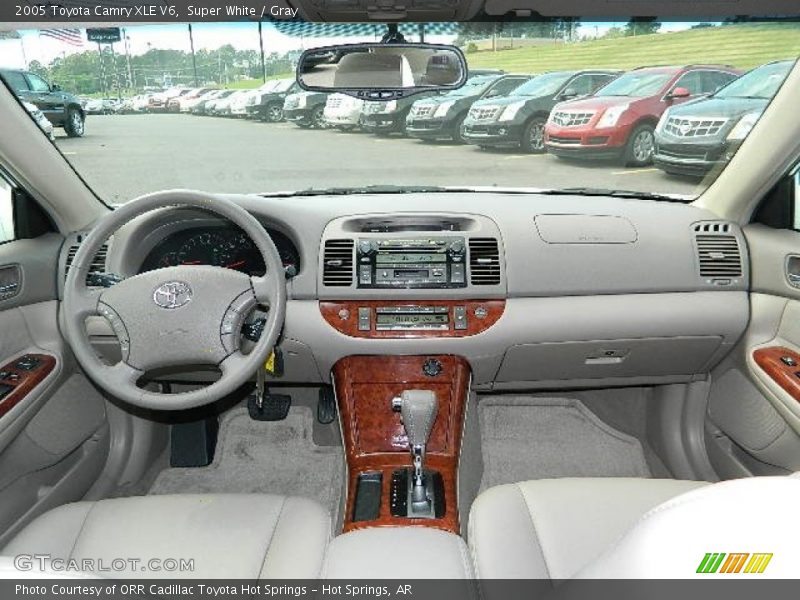 Super White / Gray 2005 Toyota Camry XLE V6