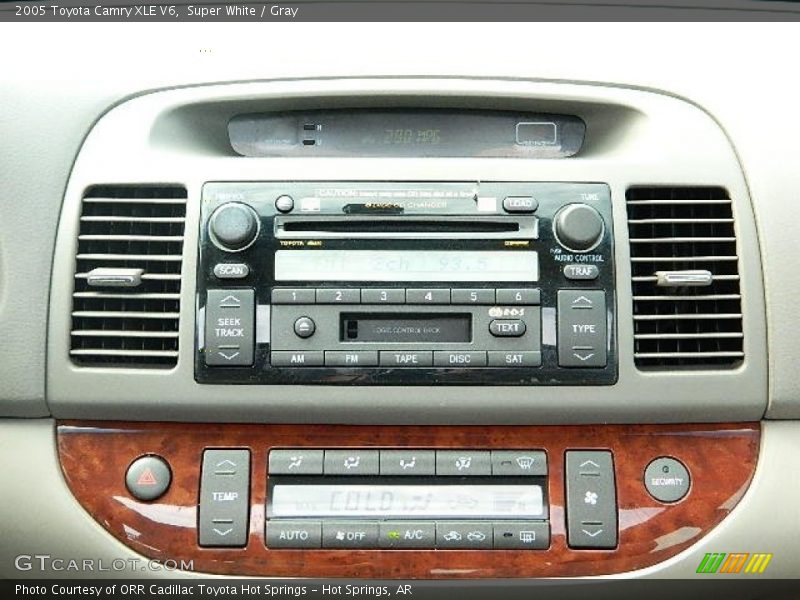Super White / Gray 2005 Toyota Camry XLE V6
