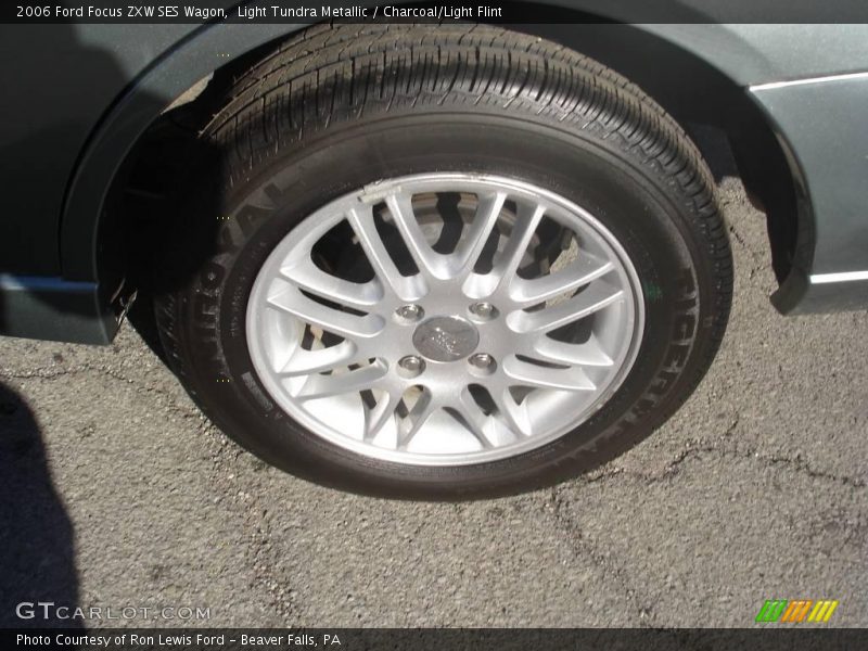 Light Tundra Metallic / Charcoal/Light Flint 2006 Ford Focus ZXW SES Wagon